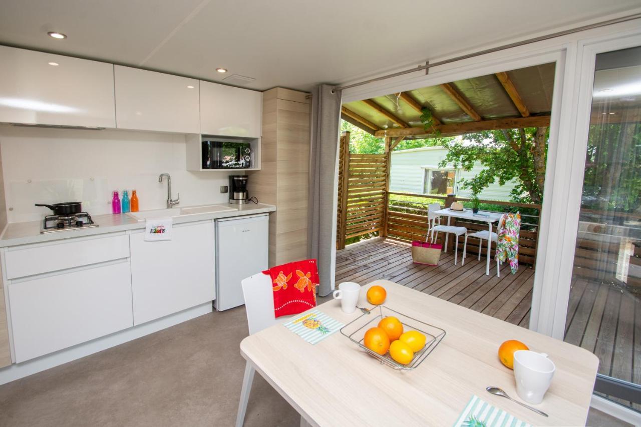 Camping Les Hautes Prairies Lourmarin Exteriér fotografie