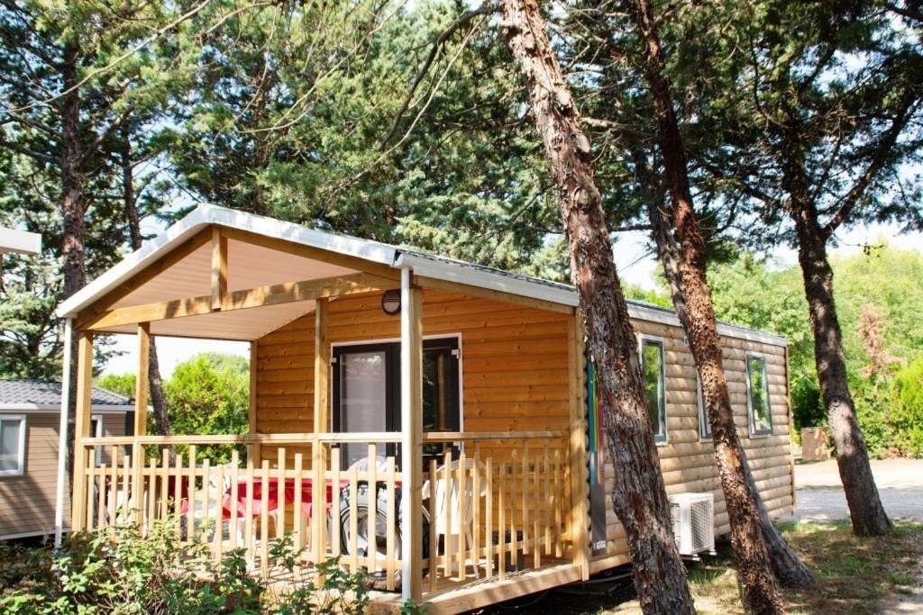 Camping Les Hautes Prairies Lourmarin Exteriér fotografie